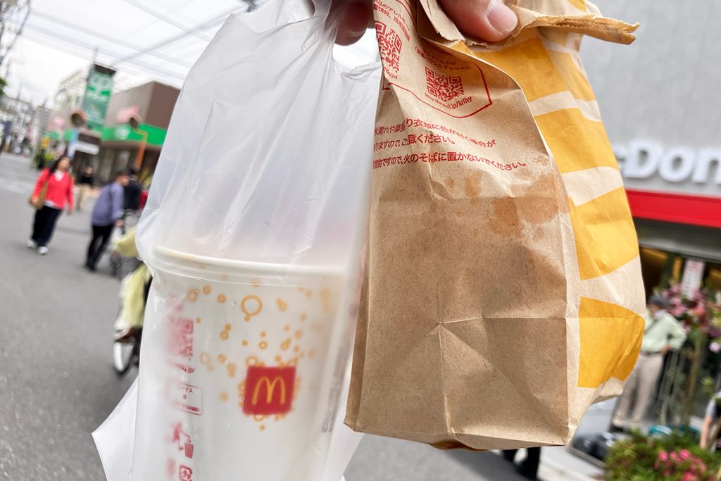買ったのはハッピーセット、ではなく普通に朝マックです